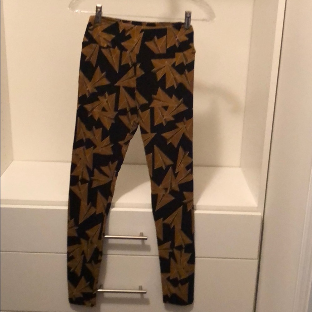 LuLaRoe  paper airplane leggings